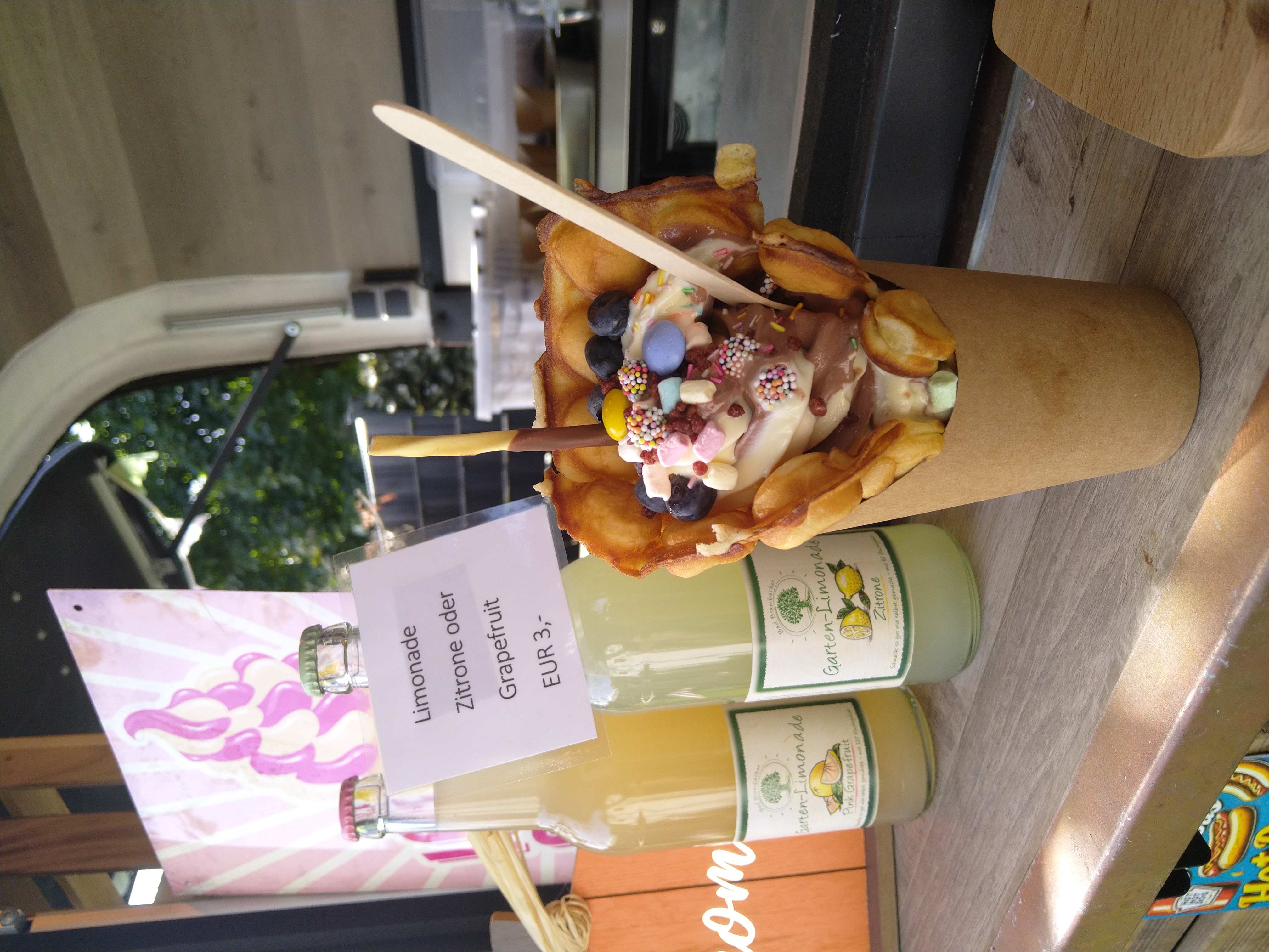 Foodtrailer auf einer Veranstaltungsfläche